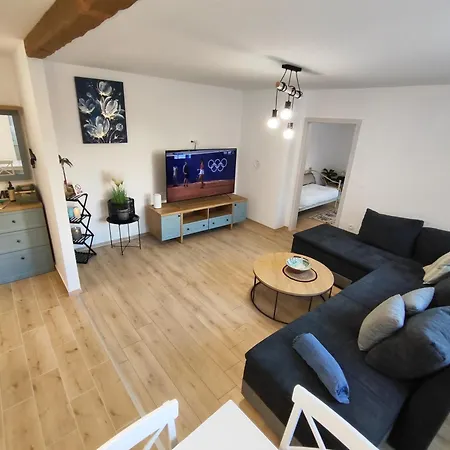 Seafront Luna Apartman *